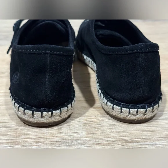 NEW Born Seel Lace Up Flat in Black Suede Size 8 - Picture 7 of 11
